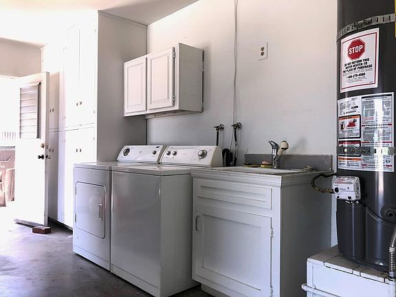 Garage, laundry and sink