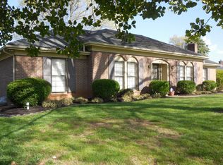302 Buckingham Ter, Hurstbourne, KY 40222