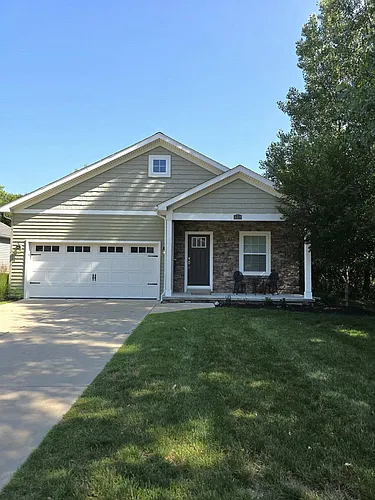 418 W Ellen St Photo 1