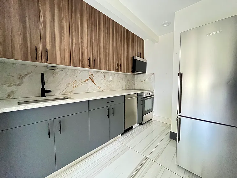 1614 Harrison St #8 — Photo 2