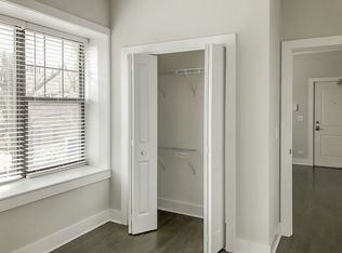 1946.2 W Nelson St #2E, Chicago, IL 60657