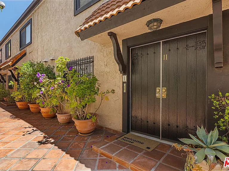10600 Holman Ave #11 — Photo 48