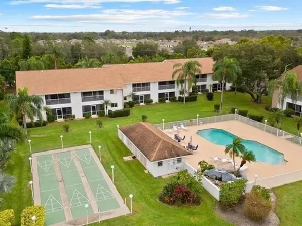 59 Camelot Gardens Blvd APT 109, Lehigh Acres, FL 33936