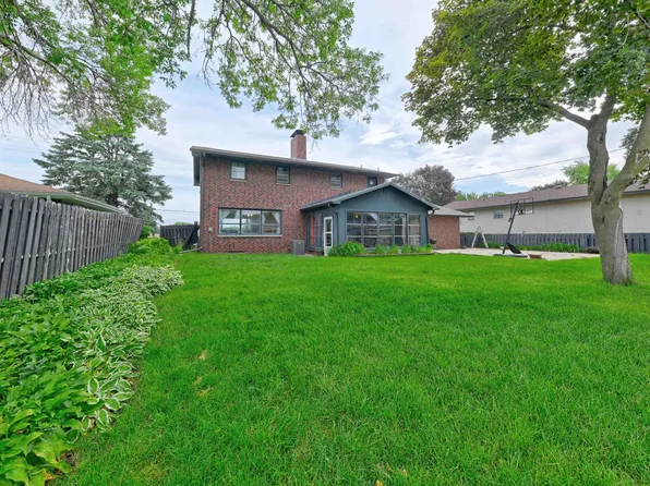 3102 1st St, Emmetsburg, IA 50536