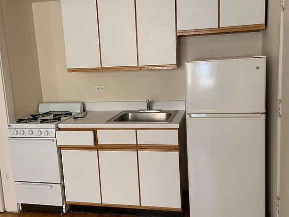 3rd image of 2239 N Bissell St #K2