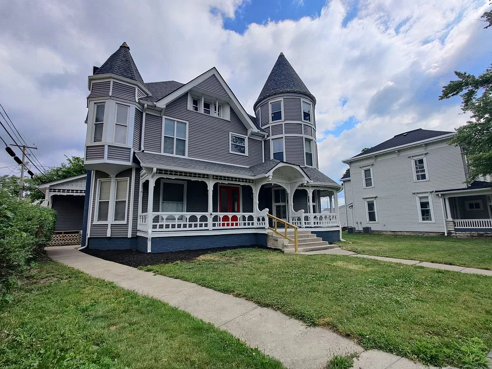 34 E Mechanic St