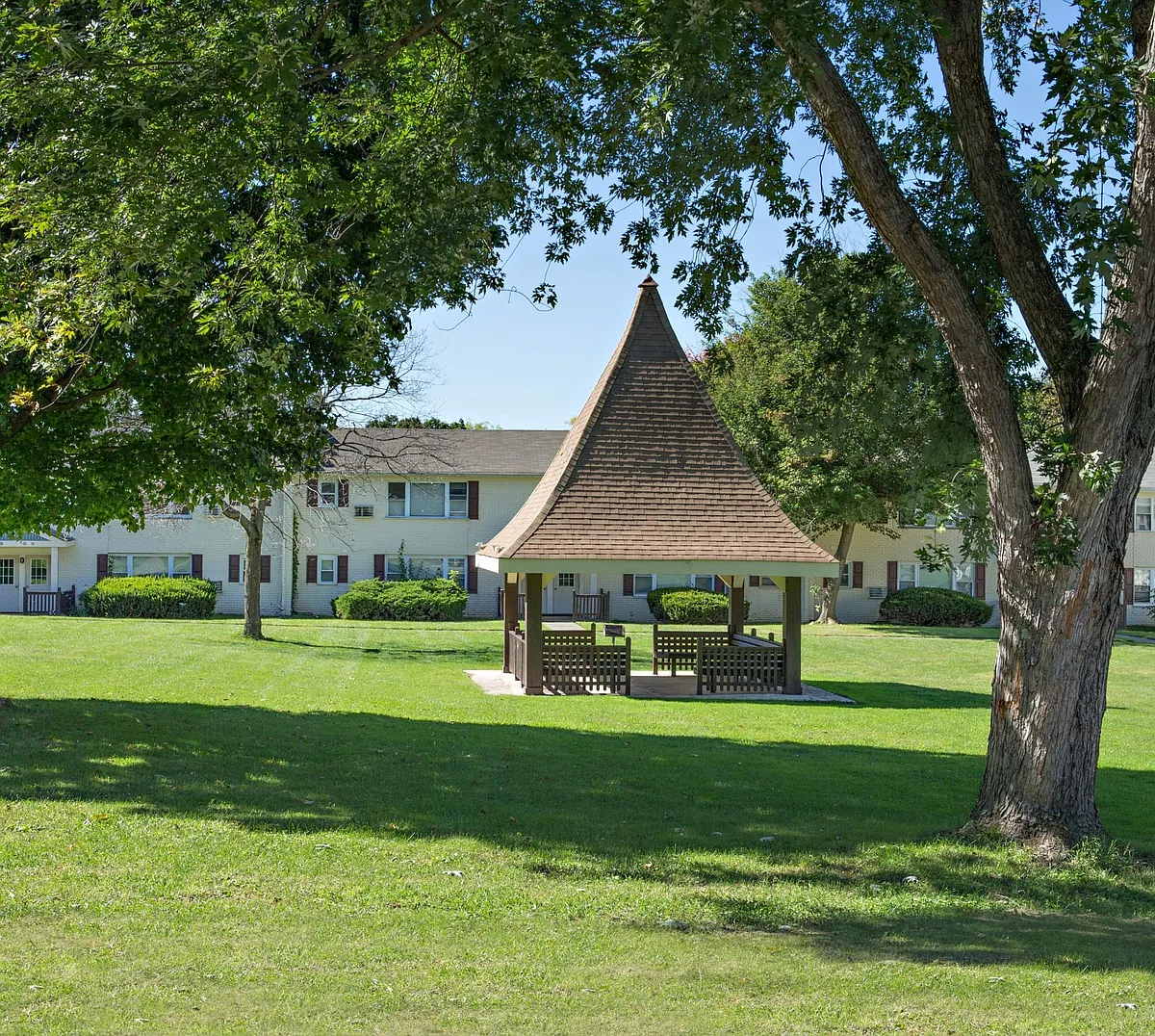Building Photo - Village Crest Apartments