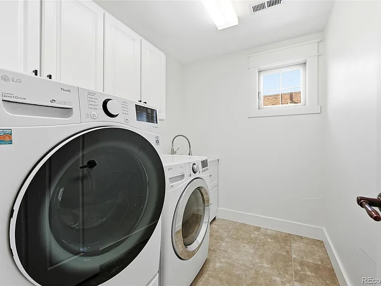803 S Clarkson St — Photo 26
