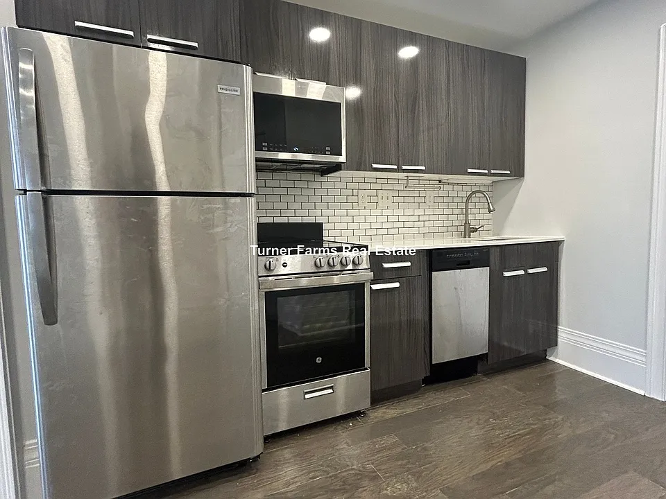 270 Newbury St #6C