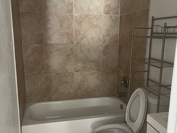 5th image of 1411 Powhattan St