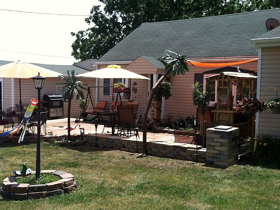 3rd image of 4515 E Pine Ave