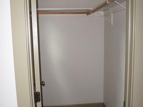 Bedroom_2 Walk-in Closet