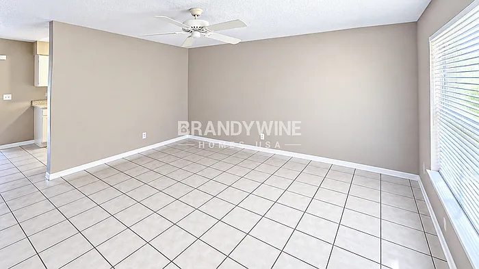 3 bed, 2.0 bath, 1660 sqft, $2,397 — Photo 4