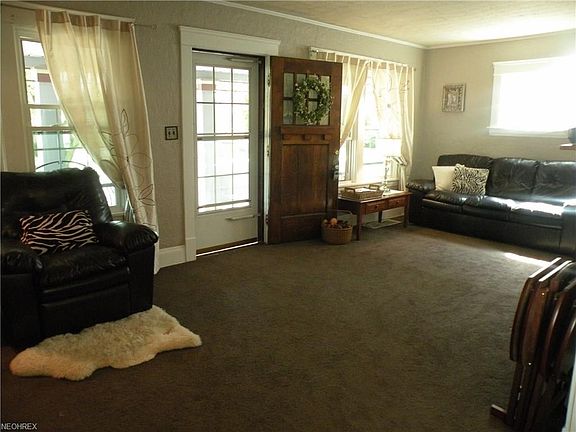 4th image of 2920 Portman Ave