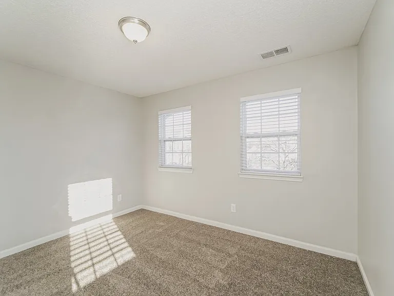 2700 Hampton View Ct — Photo 15