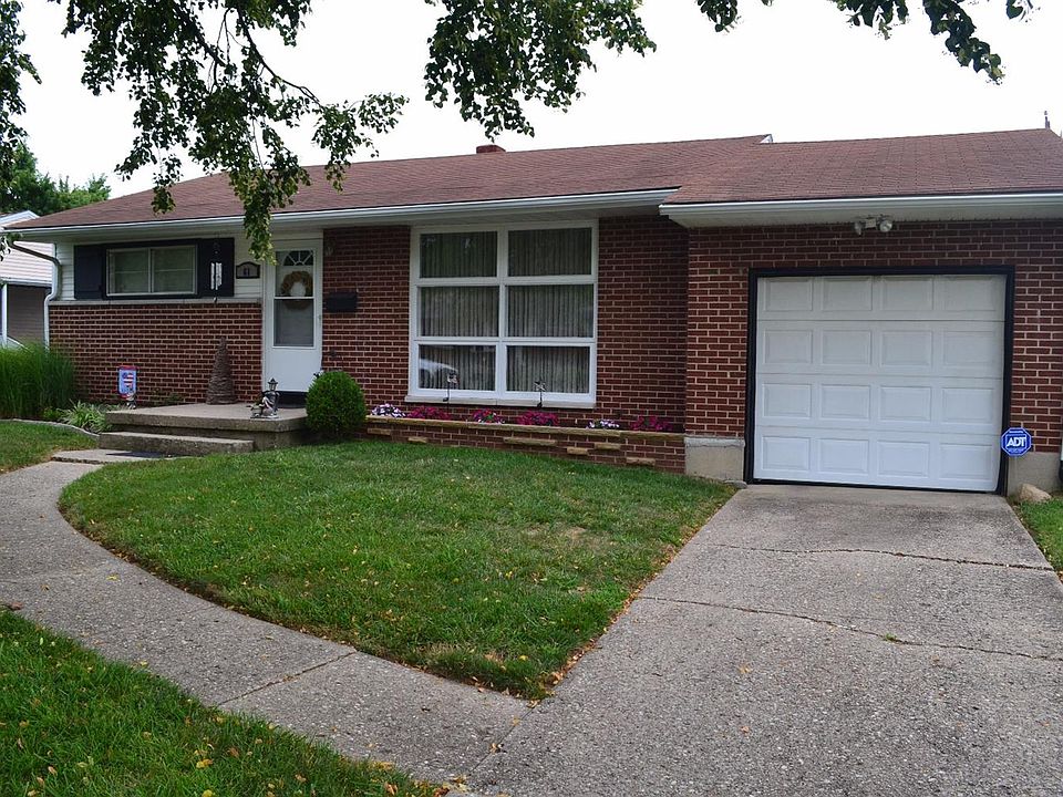 1st image of 61 Carlton Dr