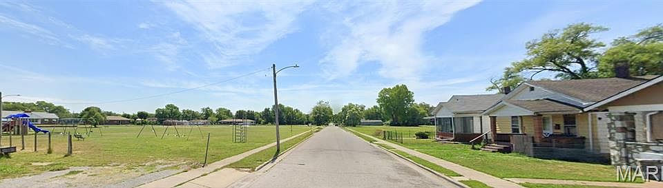 2nd image of 2230 Gaty Ave