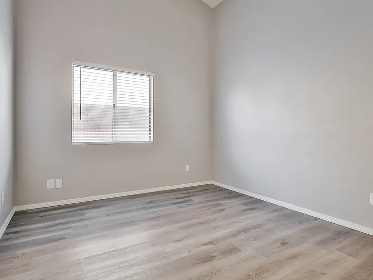 1442 W Orchid Ln — Photo 9