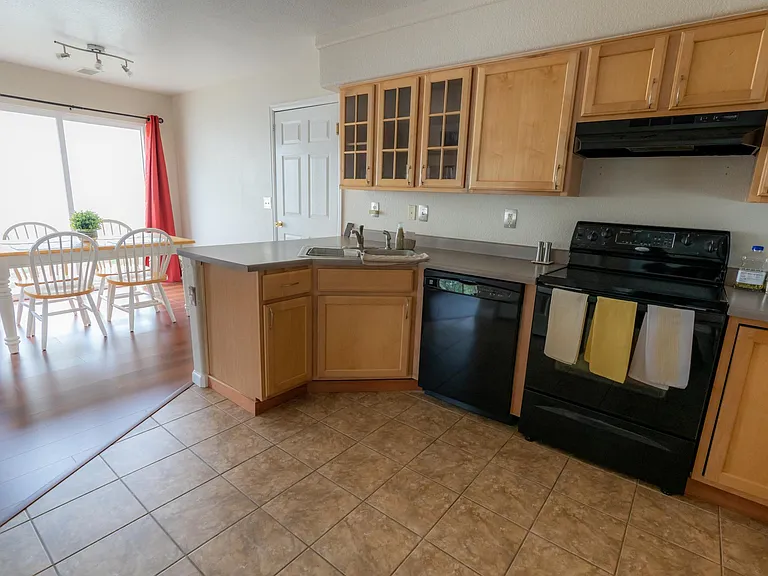 Kitchen, fully furnished