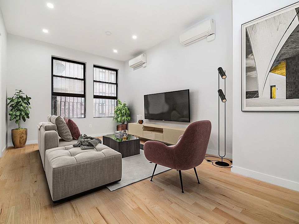 1st image of 117 W 57th St #4R