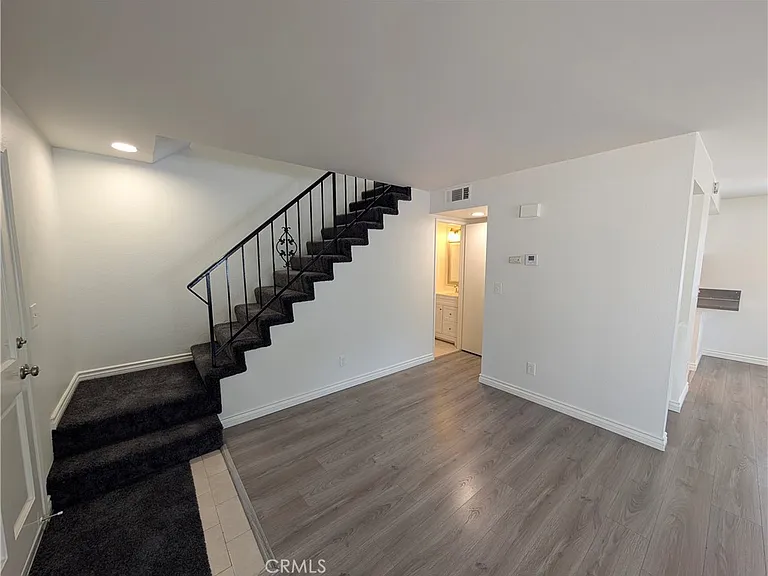 529 E Colorado Blvd #D — Photo 8