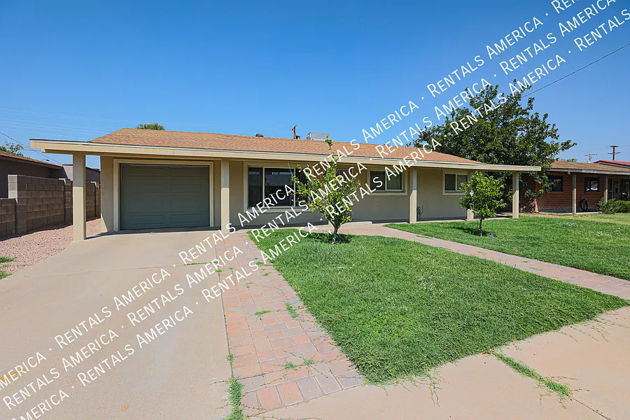 8120 E Amelia Ave