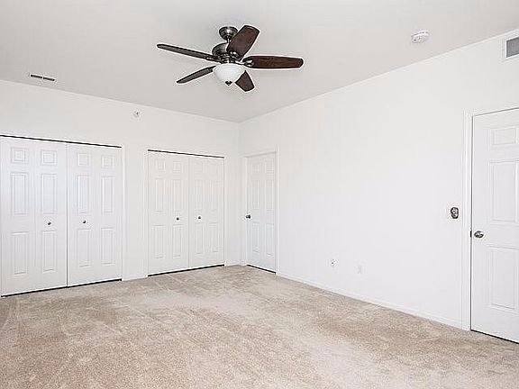 2nd image of 1045 W Summerfield Gln