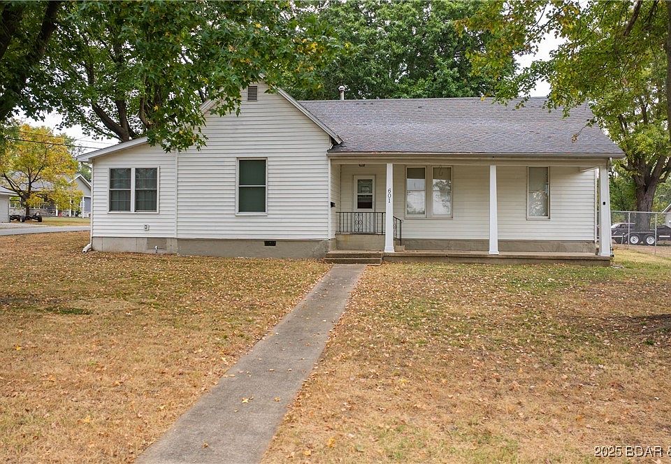 1st image of 601 McNair St
