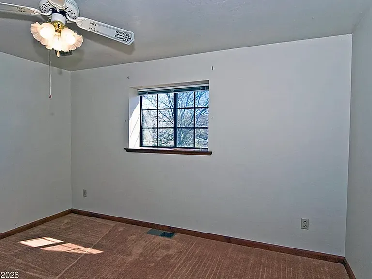 1058 Tenabo Ln — Photo 15