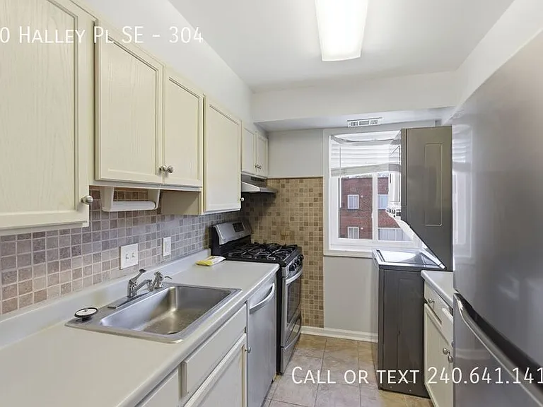 10 Halley Pl SE #304 — Photo 4