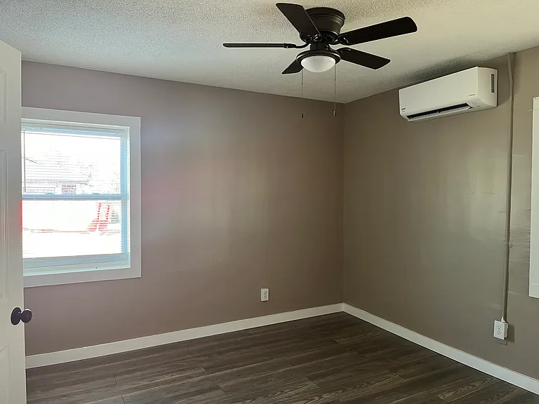 363 Woolfolk St — Photo 9