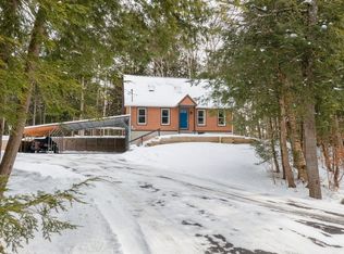 18 Plainfield Rd, Cummington, MA 01026