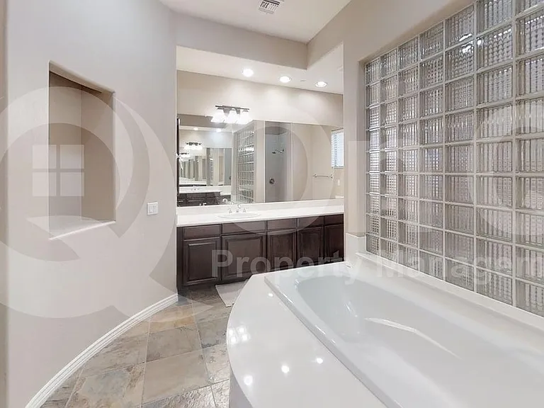 36435 N Porta Nuova Rd — Photo 15