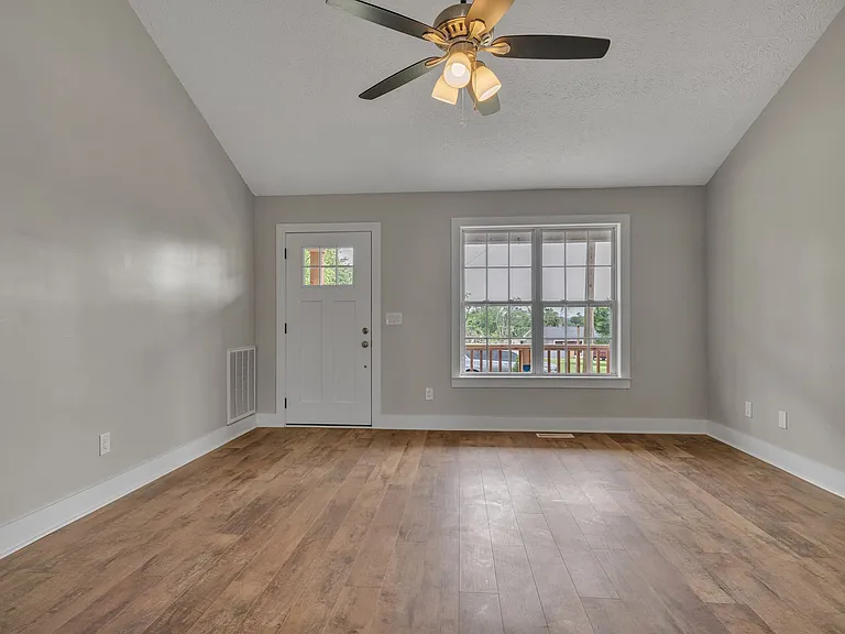 1245 Pierce Rd — Photo 6