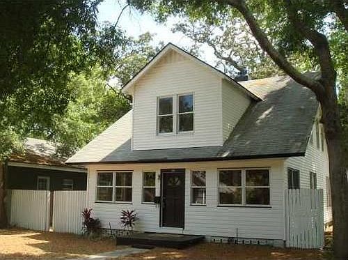 1st image of 140 9th Ave N