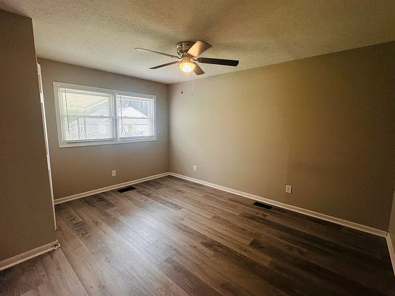 3028 University Rd — Photo 13
