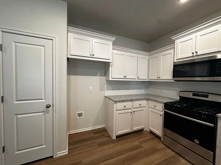 3805 Franks Way — Photo 11