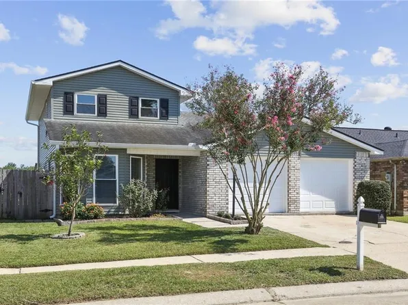 929 Kingsway Dr E, Gretna, LA 70056