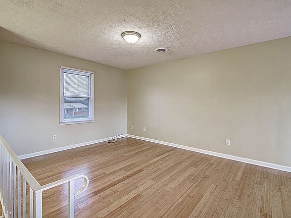 5th image of 416 Laurel Ct