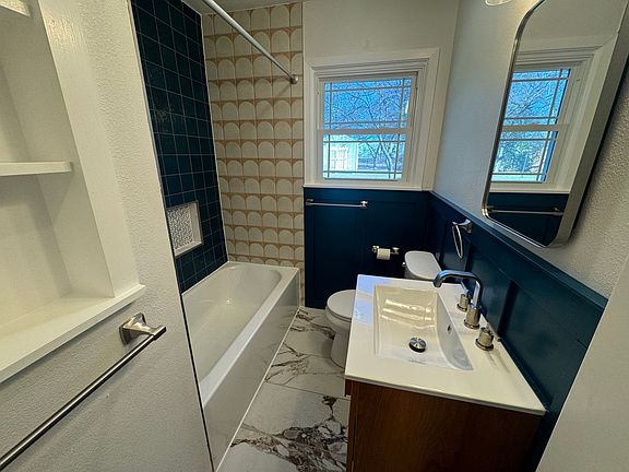 5th image of 822 Avenue C
