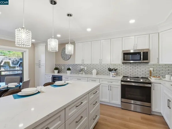 3410 Tice Creek Dr APT 8, Walnut Creek, CA 94595