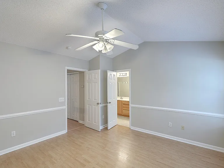 8074 Shadow Oak Dr — Photo 8