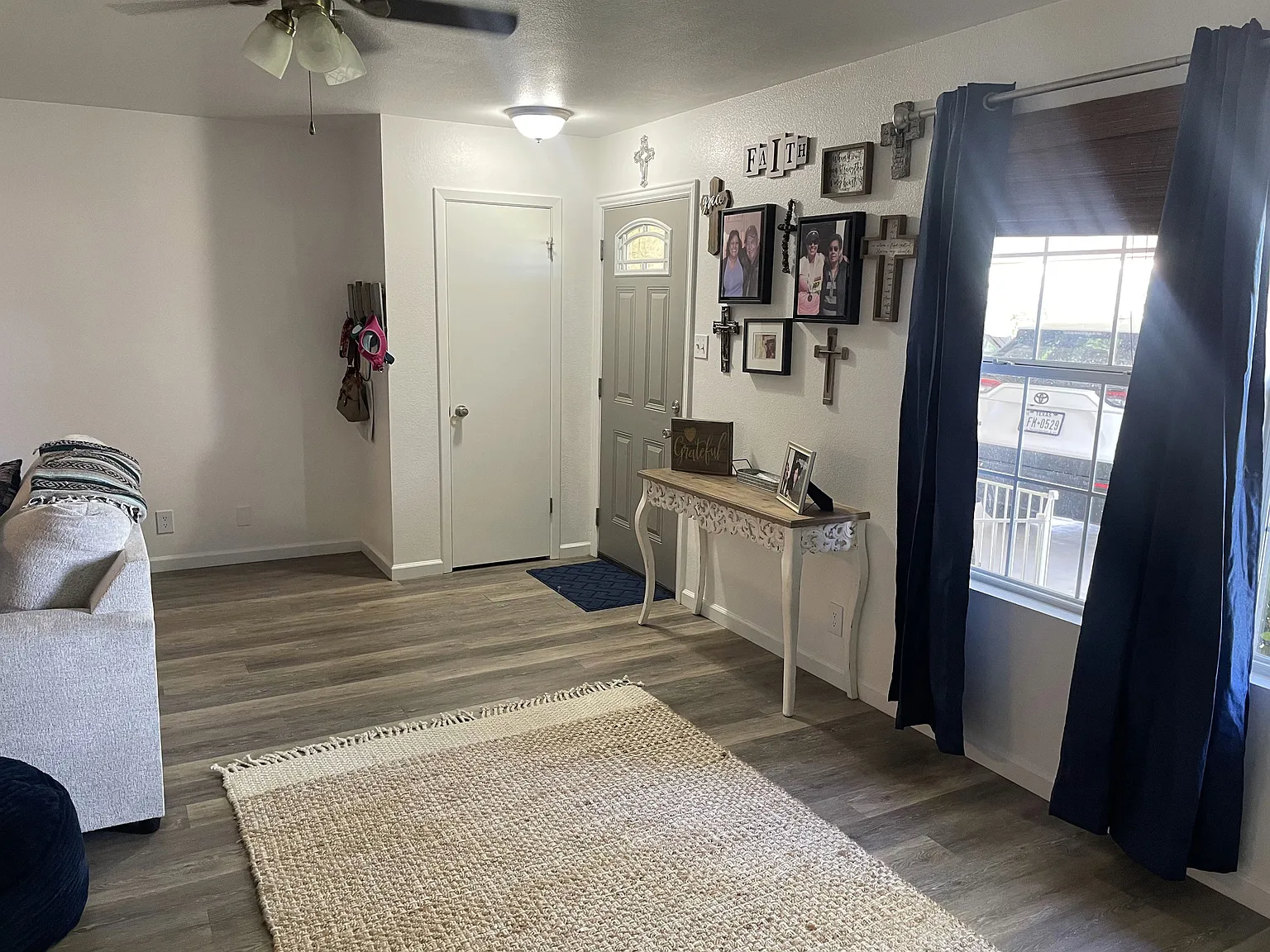 2 bed, 1090 sqft, $1,600 — Photo 2