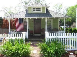 43 Prospect Rd, Centerport, NY 11721