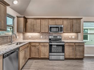 1218 High St, Navasota, TX 77868