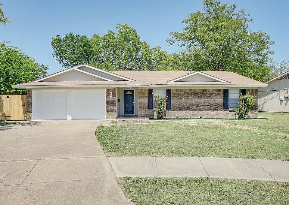 1st image of 2706 Vivian Cir