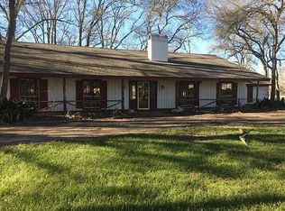 37704 Longhorn Rd, Wallis, TX 77485