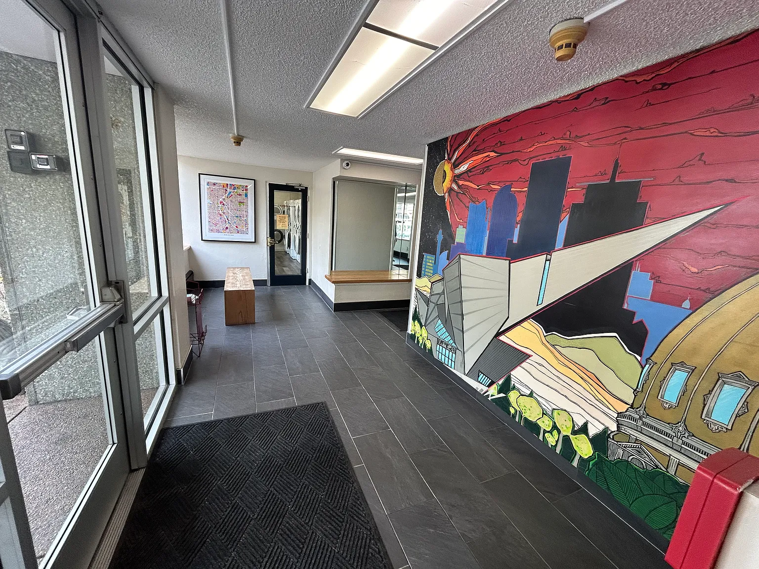 Executive House — Photo 3