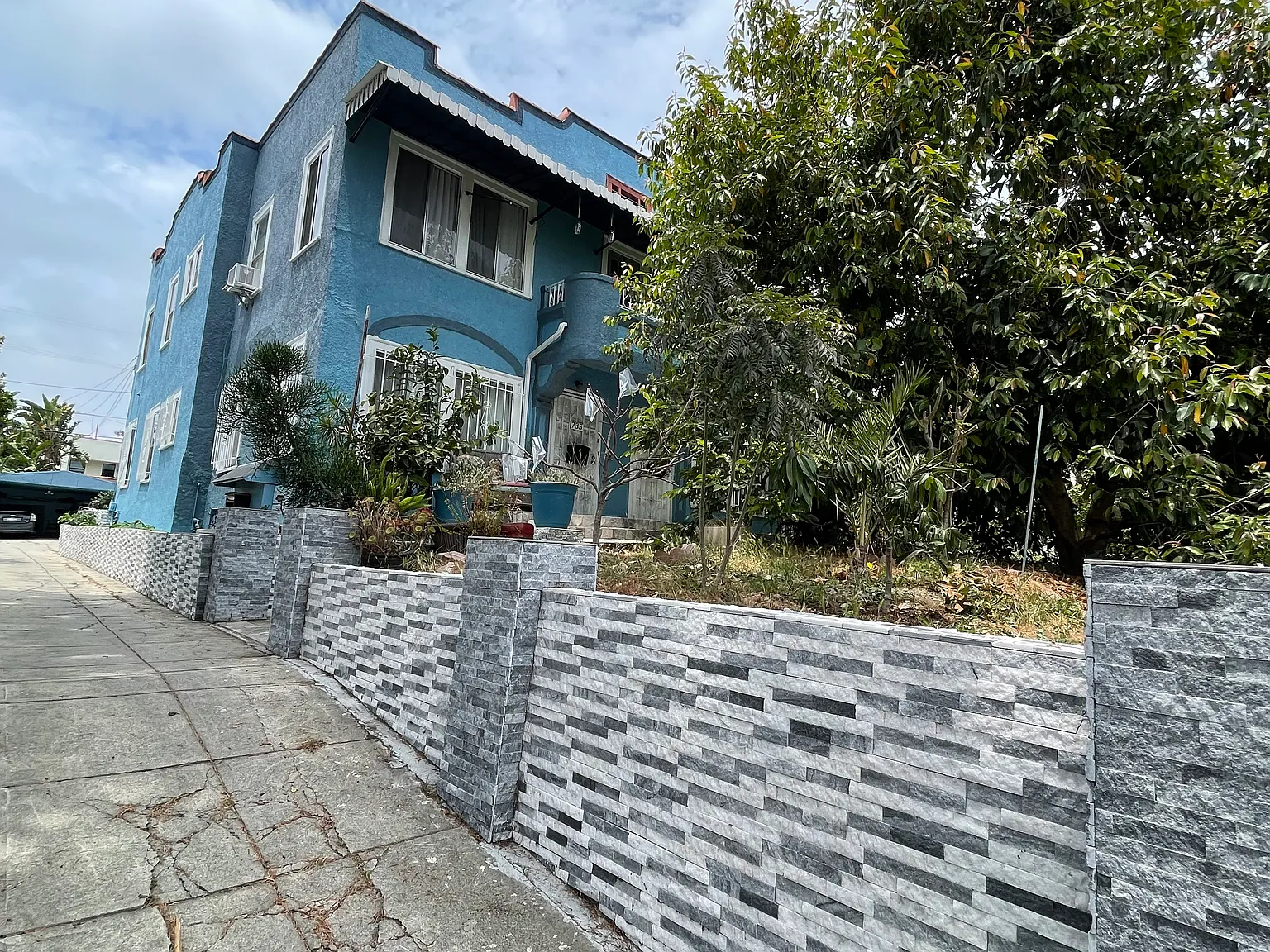 2 bed, 2010 sqft, $3,100 — Photo 2