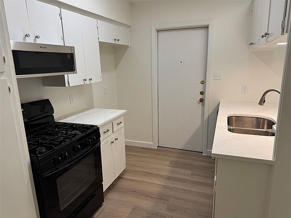 4th image of 6507 Middleham Pl